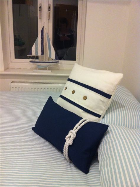 Handmade nautical cushions/love the rope! Brown Couch Living Room, Nautical Cushions, Sewing Cushions, Rope Decor, Nautical Pillows, Pillow Crafts, Cushion Cover Designs, Pretty Pillow, Home Decor Handmade