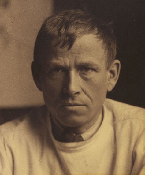 Otto Dix by Hugo Erfurth, c. 1929 - Category:1929 portrait photographs of men - Wikimedia Commons Lili Elbe, Wyndham Lewis, Otto Dix, Julia Margaret Cameron, German Art, Black And White Portraits, Figurative Sculpture, Portrait Artist, Mug Shots