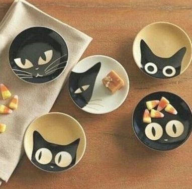 Painting Ideas Cat, Pottery Painting Ideas Easy, Ceramic Painting Ideas, Diy Keramik, Clay Cafe, Ceramic Cafe, Diy Pottery Painting, Painting Pottery, Color Me Mine