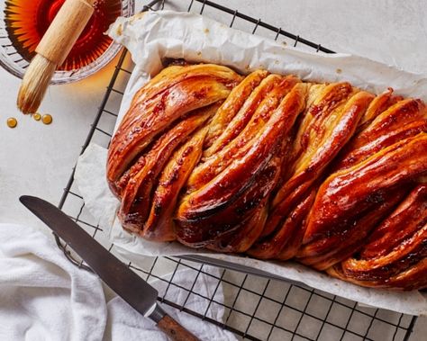 Apple Babka, Babka Recipe, Native American Food, Brunch Spread, Cooking Bread, Homemade Pumpkin Puree, Hot Cross Buns, Pumpkin Spice Season, Yeast Bread