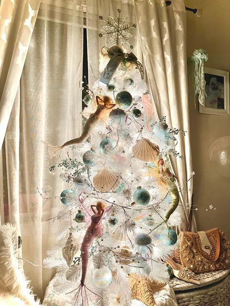 Ocean Christmas Tree, Under The Sea Christmas Tree, Christmas Tree Ocean Theme, Ocean Theme Crismas Tree, Mermaid And Unicorn Christmas Tree, Mermaid Christmas Tree, Aqua Christmas, Tree Interior, Floral Christmas Tree