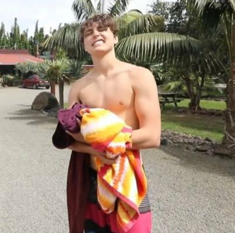 Colby With Curly Hair, Colby Brock Wet Hair, Colby Brock Muscles, Colby Brock Inspired Nails, Colby Brock Curly Hair, Colby Brock With Curly Hair, Colby Brock Facial Hair, Colby Brock Shirtless Pics, Colby Brock Shirtless Selfie