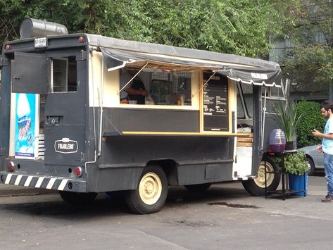 Waffle Truck, Truck Sketch, Mobile Coffee Cart, Coffee Food Truck, Pizza Food Truck, Small Restaurant Design, Mobile Cafe, Food Vans, Mobile Coffee Shop