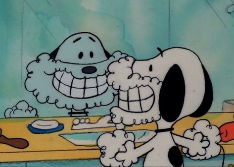 Snoopy Funny, Snoopy Images, Snoopy Wallpaper, Snoopy Pictures, Snoop Dog, Snoopy Love, Charlie Brown And Snoopy, Peanuts Gang, Old Cartoons