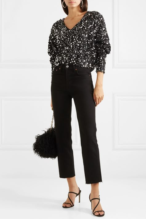 Sequin Looks that are Perfect for NYE - Blank Itinerary Black Sequin Top Outfit, Sparkle Top Outfit, Glitter Tops Outfit, Sequin Top Outfit, Sequins Top Outfit, Xmas Party Outfits, Holiday Party Outfit Ideas, Sequins Top, Black Sequin Top