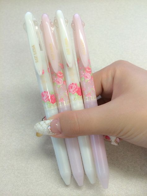 LunasAngel♡ Lina Core, Kawaii School Supplies, Kawaii Pens, Pretty Pens, Cool School Supplies, Stickers Kawaii, Stationary School, Cute Stationary, Cute Pens