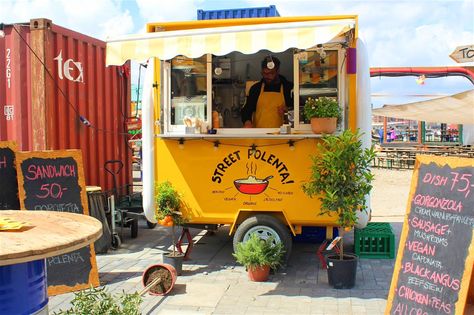 Ramen Food Truck, Asian Food Truck, Roast Pork Sandwich, Copenhagen Food, African Stew, Ramen Food, Food Vans, African Village, Scenery Ideas