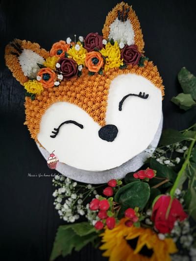 Fall Cakes For Birthday, Fox Cake Decorating Ideas, Fox Bday Cake, Simple Animal Cake, Animal Buttercream Cake, Cute Animal Cakes Birthday, Buttercream Animal Cake, Birthday Cakes Animals, Autumn Cakes Decorating