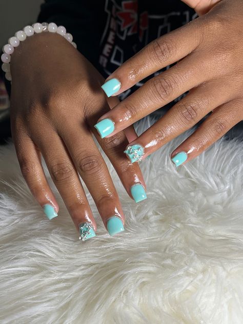 Short Acrylic Nails Teal Green, Teal Nail Inspo Short, Torquise Nails Acrylic Short, Teal Nails Short Square, Tiffany Blue Nails Short, Short Zodiac Nails, Cute Teal Nail Ideas, Cute Nails Teal, Cute Short Nail Sets Purple