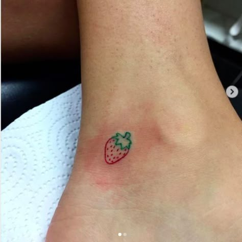 Strawberry Tattoo, Petit Tattoo, Petite Tattoos, Cute Little Tattoos, Cute Tiny Tattoos, Cute Small Tattoos, Discreet Tattoos, Dainty Tattoos, Subtle Tattoos