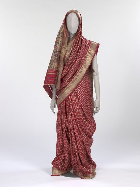 Indian Sari Dress, Saree Draping Styles, India Clothes, Sari Dress, Traditional Indian Dress, Chinese Traditional Clothing, History Fashion, Traditional Indian Outfits, Indian Textiles