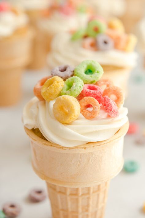 Cupcake Cones Recipe, Ice Cream Cone Cupcakes Recipe, How To Make Cupcake, Cupcake Ice Cream Cones, Cone Cupcakes, Moist Yellow Cakes, Ice Cream Cone Cupcakes, Cake In A Cone, Cupcake Cones