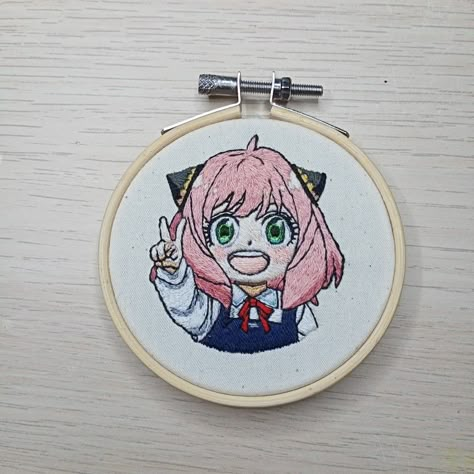 Anya forger artwork spyxfamily Embroidery Anime Ideas, Anime Embroidery Ideas, Anya Forger Fanart, Senior Patches, Anime Embroidery Designs, Embroidery Hoop Art Diy, Anime Embroidery, Clothes Embroidery Diy, Book Crafts Diy