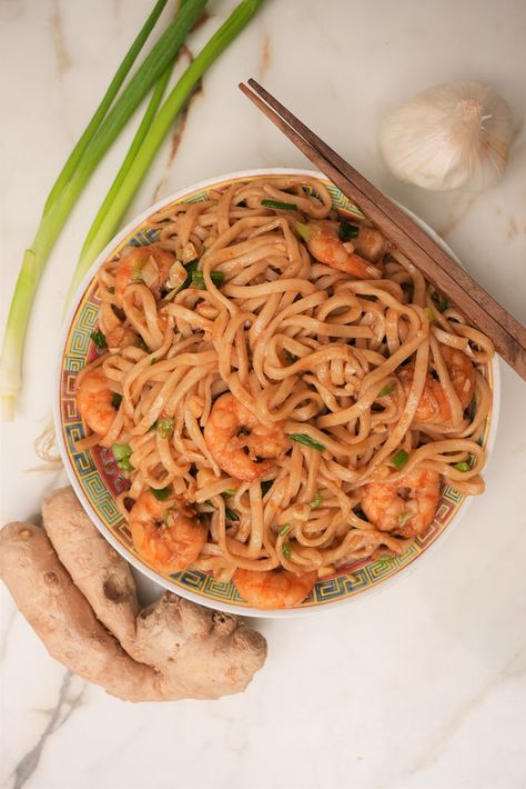 GARLIC SHRIMP NOODLES Garlic Shrimp Noodles, Noodles Video, Shanghai Noodles, Cj Eats, Chinese Noodle Recipes, Garlic Noodles Recipe, Shrimp Noodles, Garlic Noodles, Chinese Cooking Recipes