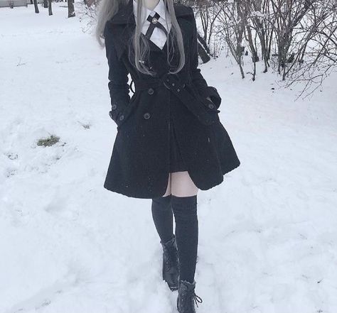 Detective Aesthetic Outfit, White Tights Outfit, Faceless Pfp, Aesthetic Edgy, Snow Bunny, White Tights, Snow Ice, White Snow, Tights Outfit