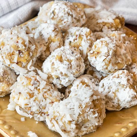 Orange Balls Recipe, Lemon Squares Recipe, Orange Balls, Pecan Balls, Classic Lemon Bars, Cocoa Krispies, Orange Baking, Lemon Squares, Square Recipes