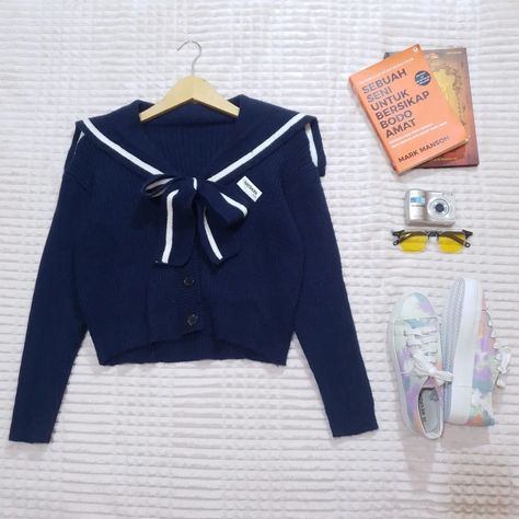 💜 👗605.Navy-NO BRAND ➡️LD110-120 x P45 cm ➡️Acrylic, Nylon ➡️98% Good Conditions, Cardigan rajut kerah sailor + tali pita bagian depan super cantik, Tebel + empuk + enyoy + nyaman, Made in China❤ 🛒Shopee/Tiktok: NAYSHOPA.ID 💬Whatsapp: 085647915002 Cara order: 1️⃣Chat Whatsapp /Shopee/Tiktok, masukan produk pilihanmu ke dalam keranjang belanja, lalu checkout seperti biasa💜 2️⃣Jangan lupa pake voucher gratis ongkir & diskonya saat Check Out yash! (✅BISA COD!!🎊) 3️⃣All item ready sesuai farias... Tali Pita, Cod 3, Pita, No Brand