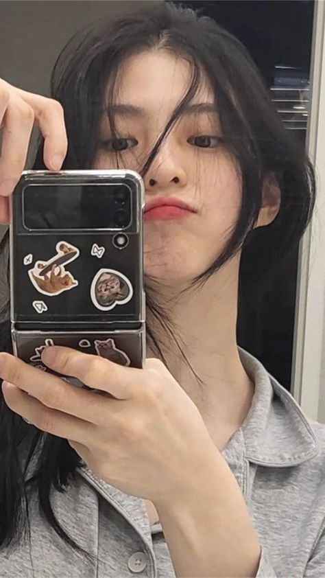 Han Soo Hee Wallpaper, Han So Hee Aesthetic Wallpaper, Han So Hee, So Hee, Bare Face, Latest Instagram, Tolu, Korean Actresses, Without Makeup