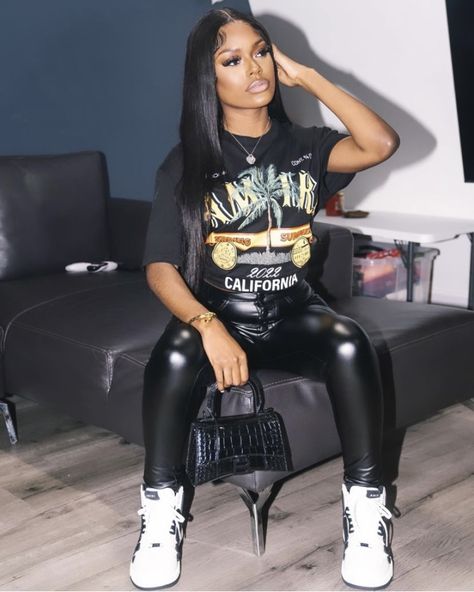 Amiri Sneakers Outfit, Black Leather Pants Outfit, Amiri Sneakers, Bad And Boujee Outfits, Instagram Model Outfits, Outfits Black Women, Sneaker Outfits Women, Leather Pants Outfit, Cute Birthday Outfits