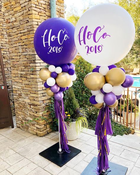 Balloon Topiary, Bachelorette Balloons, Balloon Tower, Prom Themes, Jumbo Balloons, Wind Blowing, Grad Party Decorations, Tropical Birthday, Graduation Balloons