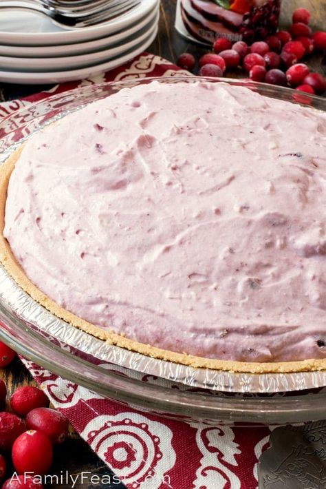 This No-Bake Cranberry Cream Pie couldn’t be any easier to make! Desert Pies, Fancy Baking, Cranberry Fluff, Cranberry Dessert, Cranberry Pie, Pumpkin Dip, No Bake Pumpkin Cheesecake, Christmas Buffet, Eggless Desserts