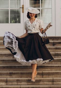 Makeup Tip, Vintage Inspired Outfits, Full Circle Skirts, Fashion Tips For Women, 50s Fashion, 1950s Fashion, Mode Vintage, Up Girl, Looks Vintage