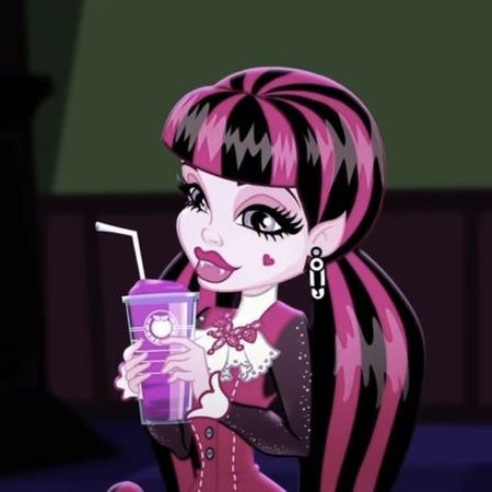 Monster High Draculaura Icon, Draculaura Core, Phone Wallpaper Themes, Draculaura Icon, Calling All The Monsters, Draculaura Monster High, Draculaura Aesthetic, Monster High Draculaura, Monster High Pictures