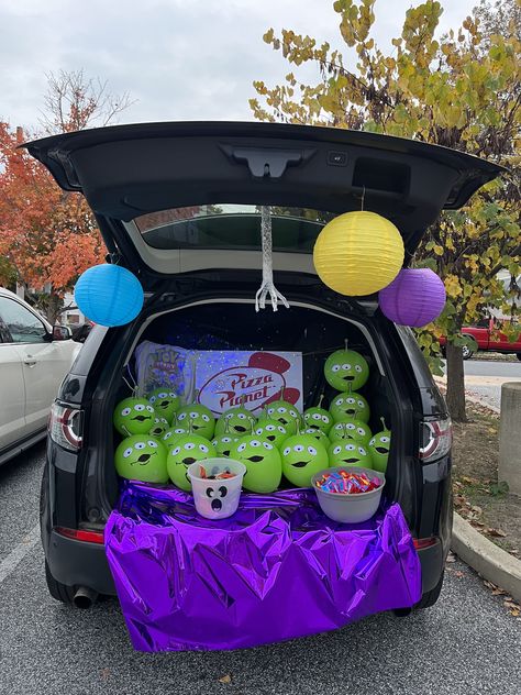 Truck Or Treat Decorating Ideas, Trunk Or Tree Ideas, Trunk Or Treat Small Car, Balloon Trunk Or Treat Ideas, Monster Jam Trunk Or Treat, Cars Theme Trunk Or Treat, Disneyland Trunk Or Treat, Trunk Or Treat Bluey, Trunk Or Treat Balloons