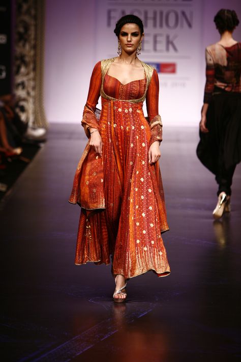 it is kind of indian, but it is so isabella style! Ellaria Sand, Gaurang Shah, Orange Anarkali, Oberyn Martell, Indian Blouses, Indian Closet, Red Anarkali, Satya Paul, Regal Style