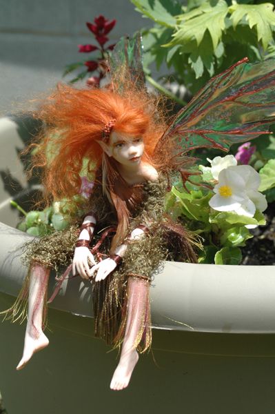 Hada Red Haired Fairy, Fairy Art Dolls, Faeries Gardens, Elves And Fairies, Clay Fairies, Fairy Dragon, Love Fairy, Fairies Elves, Fairy Magic