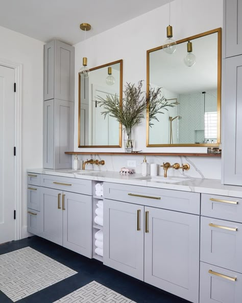 10 Timeless Design Elements That Will Never Go Out of Style #theeverygirl Double Sink Bathroom Vanity Tile Backsplash, Master Bath Inspiration Modern, Sanderson House, Sorrento House, Kids Bathrooms, Village Road, Light Gray Cabinets, Bilik Air, Boy Bath