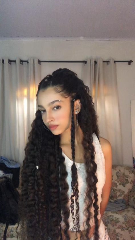 Stunning Braided Headband Hairstyles for Women Long Curly Braided Hairstyles, Simple Braids For Curly Hair, Braided Hairstyles Latina, Braided Headband Hairstyles, Curly Hair Braids Styles, Latina Braids Hairstyles, Arabic Hair, Very Long Hairstyles, 3a Hairstyles