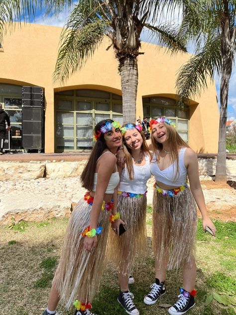 Hawai Party Outfit, Carnaval Outfit Brazil, Hawaii Costume, Hawaiian Party Outfit, Hawaiian Costume, Sea Costume, Hawaii Themed Party, Hawaii Theme, Aloha Party