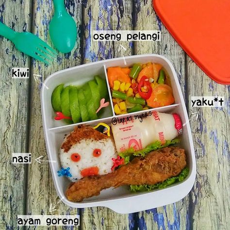 Selamat hari senin Bekal hari ini edisi ngabisin isi kulkas. Punya wortel dikit, buncis dikit, jagung dikit di masak bareng jadi deh oseng… Kids Bento, Recipe Box, Kiwi, Quick Saves