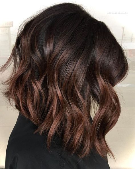 Chocolate Lob Balayage Hair Color Idea Brown Lob Hair, Idea For Short Hair, Balayage Brunette Short, Lob Balayage, Dark Brown Bob, Cinnamon Balayage, Balayage Hair Lob, Hair Color Ideas For Brunettes Short, Dark Brunette Balayage