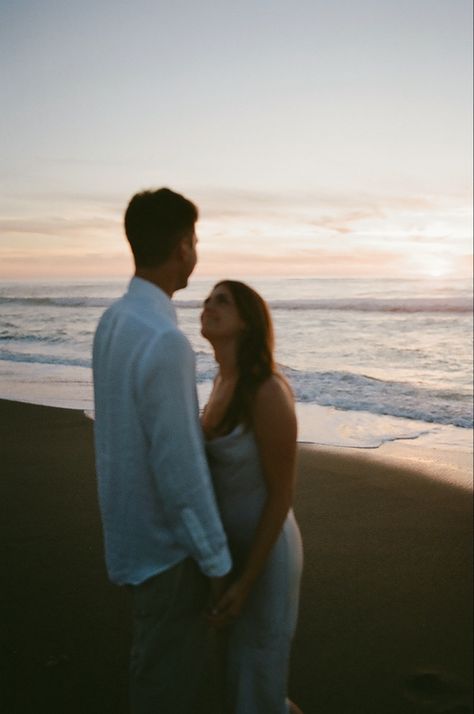 Engagement pictures, photoshoot, couples photoshoot, Engagement, couples engaged, 2024 bride, cinematic engagement photos, engagement photo inspiration, engagement photo ideas, film engagement photos, california engagement photos, 35mm film pictures, candid engagement photos, sunset beach pictures