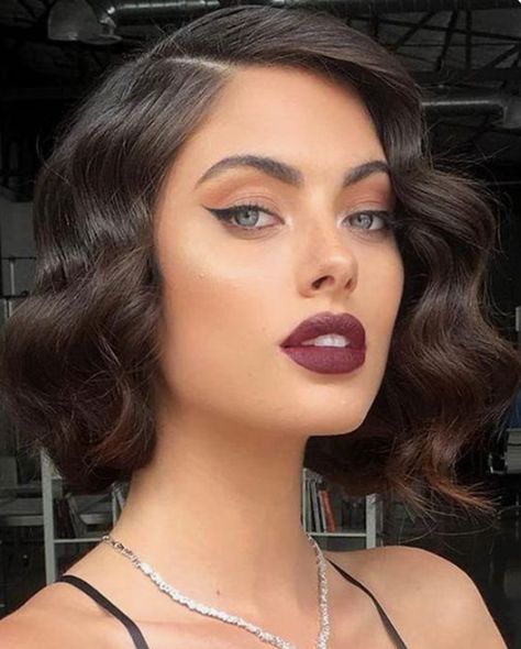 Hairstyle Event, Hairstyles Theme, Prom Makeup Looks, Prom Hairstyles For Short Hair, Short Wavy Hair, Short Wedding Hair, Penteado Cabelo Curto, Prom Hairstyles, Wedding Hair And Makeup