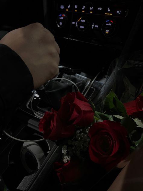 Rich Date Night Aesthetic, Car Love Aesthetic, Rich Date Aesthetic, Couples In The Car At Night Aesthetic, Car Girlfriend Aesthetic, Couples Date Night Aesthetic Pictures, Car Lover Aesthetic, Car Dates Aesthetic, Couples In Cars Night