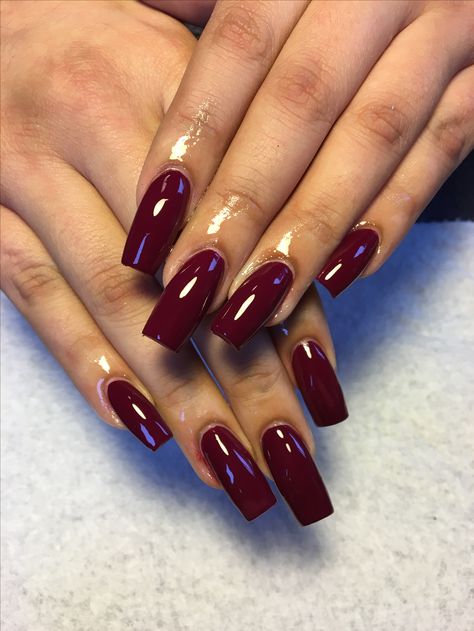 Square Acrylic Nails Matte, Nails On Dark Hands, Adriana La Cerva Nails, Square Nails Ideas Fall, Nails Rose Design, Red Square Acrylic Nails, Deep Burgundy Nails, Dark Hands, Nails Matte