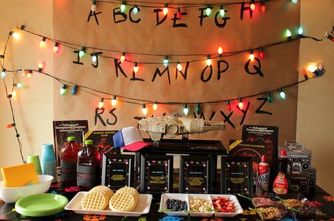 Step 2: Serve the best food 5 Steps To An Epic Stranger Things Themed Halloween Party Stranger Things Party, Stranger Things Halloween Party, Stranger Things Theme, 11 Stranger Things, Stranger Things Halloween, Stranger Things Quote, Stranger Things Art, Halloween Tags, Stranger Things Aesthetic