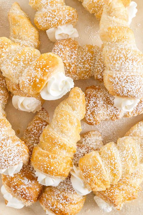 Puff Pastry Cream Horns, Puff Pastry Cream, Whipped Cream Filling, Puff Pastry Recipes Dessert, Homemade Puff Pastry, Puff Dessert, Cream Horn, Best Freeze Dried Food, Pastries Recipes Dessert