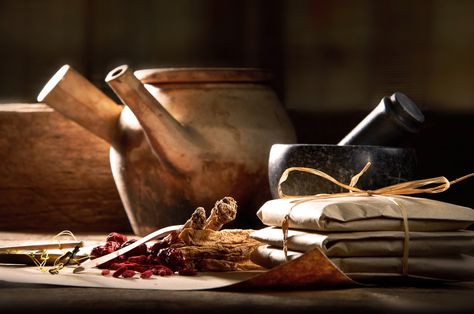 Traditional Chinese herbs are key to the practice of TCM Brain Boosting Foods, Western Medicine, Adaptogenic Herbs, Body Therapy, Chinese Herbs, Traditional Medicine, Traditional Chinese Medicine, Digestion Problems, Sciatica