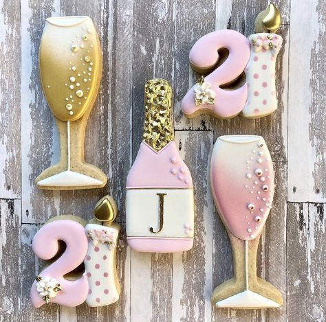 Martini Glass Cookies, 21st Bday Cake, 30th Birthday Party Decorations, Super Cookies, Happy Birthday Cookie, Cowboy Cookies, 42nd Birthday, 21st Birthday Cakes, 21st Birthday Decorations