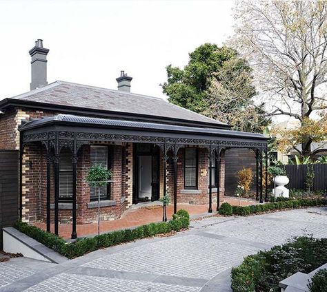 Stunning Victorian home transformation in Malvern, Australia Robson Rak, Facade Color, Malvern House, Victorian House Renovation, Paved Driveway, Country Cottages, Modern Renovation, Modern Extension, Interior Design Awards