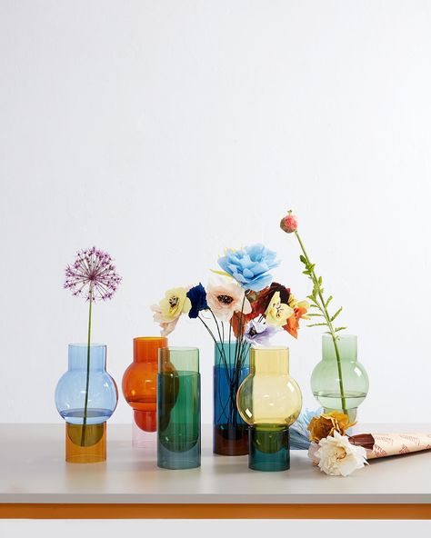 Get a free paper flower bouquet - when buying a large vase 💐 Elevate your space with our stunning glass vases and paper flowers. Enjoy a touch of nature without the maintenance. Perfect for any occasion! Shop now and bring beauty home! ✨ #StudioAbout #HomeDecor #SpecialOffer #paperflower Cute Vases, Single Flower Vase, Flowers In Vases, Single Flowers, Paper Flower Decor, Paper Flower Bouquet, Single Flower, Glass Vases, Large Vase