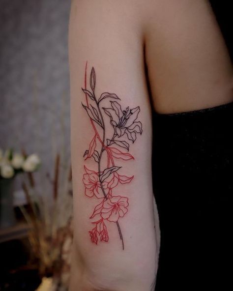 Red Flower Tattoos, Tato Minimal, Tattoo Quotes For Women, Flower Tattoo Arm, Red Ink Tattoos, Tattoo Ideas For Women, Feminine Tattoo, Red Tattoos, Classy Tattoos