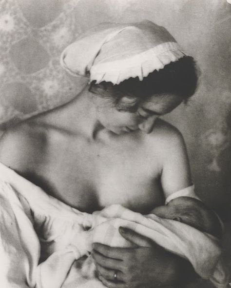 vintage everyday: Mother and Child – Exquisitely Beautiful Vintage Photographs of a Young Tasha Tudor and Her Children Tasha Tudor, Nursing Baby, Nursing Mother, Mother Child, Mother's Love, Madonna And Child, Wood Polish, White Photo, Vintage Photographs