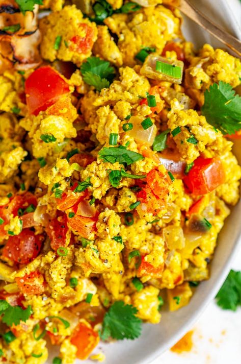 Indian Egg Scramble Breakfast - Inspired by the traditional Indian Akori dish, this egg scramble has all your favorite Indian spices and flavors! Serve with a slice of naan bread for ultimate yums. Gluten free! From aberdeenskitchen.com #Indian #akori #egg #scramble #breakfast #brunch #recipe #glutenfree Breakfast Scramble, Egg Scramble, Brunch Recipe, Scrambled Egg, Egg Recipes For Breakfast, Yummy Pasta Recipes, Naan Bread, Asian Fusion, Sheet Pan Recipes