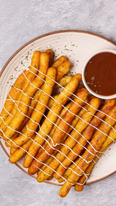 get_set_eat on Instagram: Crunchy on the outside and delicious on the inside, these long fries are SUPER EASY to make! Ingredients are mentioned in the recipe itself… Long Fries, Fries Recipe, Food Trailer, Fried Potatoes, Disney Cartoons, The Recipe, Super Easy, Waffles, Trailer