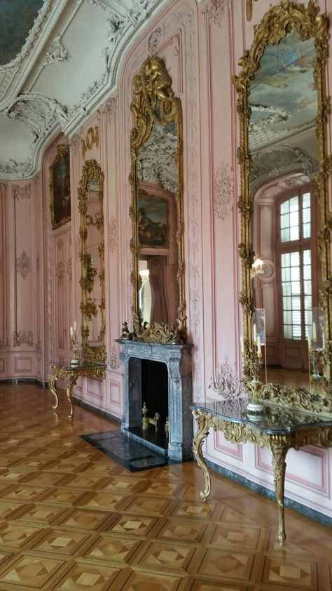 French Castle Interior, Rococo Modern, House Designs Interiors, Rococo Interior Design, Rococo Architecture, Baroque Interior Design, Marie Antoinette Aesthetic, Rococo Aesthetic, Rococo Interior